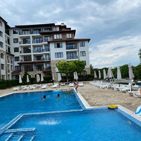 Apartment Apolon - Beautiful 400 M To The *
