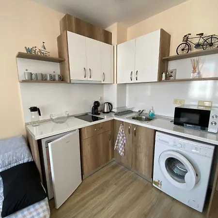 Apolon - Beautiful 400 M To The Apartment Ravda